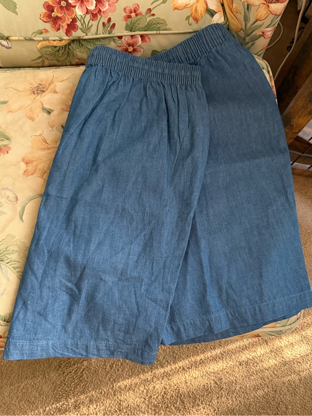 Blue Drawstring Linen-Blend Shorts - Picture 3 of 3